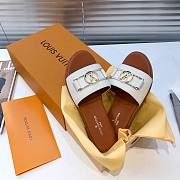 LV Slippers white 01 - 4