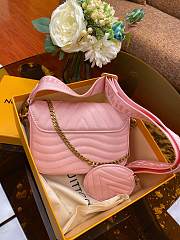 LV New Wave Multi Pochette Pink M56466 Size 19 x 14 x 5 cm - 4