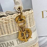 Dior Medium Lady Natural Wicker Bag White M0565 Size 24 x 20 x 11 cm - 4