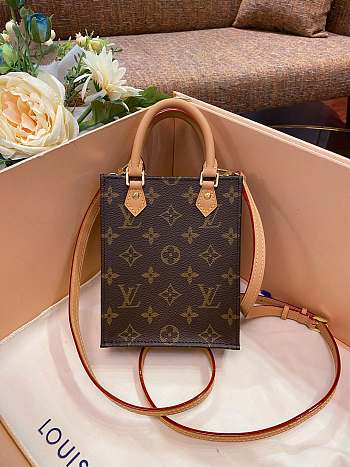 LV Petit Sac Plat Brown M81295 14 x 17 x 5cm