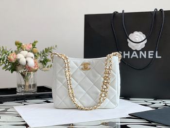 Chanel Summer Hobo Underarm White Bag 19x16x8cm
