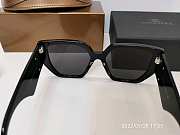 Gucci Rectangular Frame Sunglasses - 2