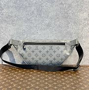 LV Discovery Bumbag Grey 44x15x9cm - 2