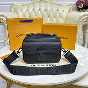 LV S Lock Messenger Black Bag 22x18x8cm - 1