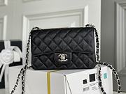 Chanel Flap Bag Caviar Black SHW Size 20 cm  - 1