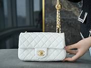 Chanel Flap Bag Lambskin White Gold Hardware Ball 20x13x7cm - 1