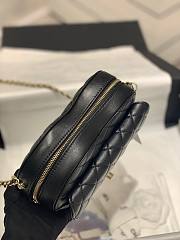 Chanel Heart Chain Bag Black 18x16.5x6.5cm - 5