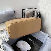 Chanel CC Medallion Caviar Beige Tote Handbag 30x24x14cm - 4