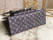 LV Onthego MM Black 35x27x14cm - 5