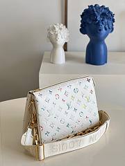 LV Coussin PM White 26x20x12cm - 5