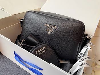 Prada Black Leather shoulder bag 22x14.5x8cm