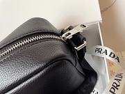 Prada Black Leather shoulder bag 22x14.5x8cm - 2