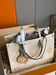 LV Onthego Cream Color M45717 Size 34.0 x 26.0 x 13.0 - 3