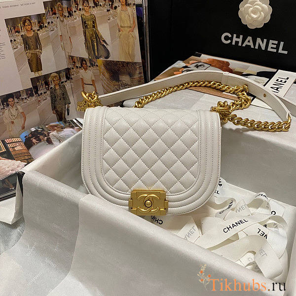 Chanel Small Boy Messenger White Bag 18x12.5x6cm - 1