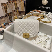 Chanel Small Boy Messenger White Bag 18x12.5x6cm - 1