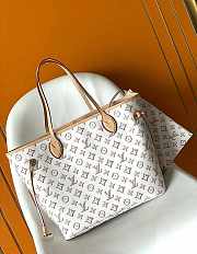 LV Neverfull Buci Box White MM Bag Size 32 x 28 x 14 cm - 3