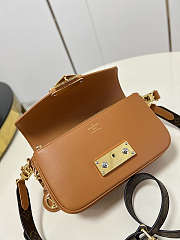 LV Swing Handbag Brown 24 x 15 x 6 cm - 4