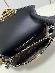 LV Swing Handbag Black 24 x 15 x 6 cm - 5