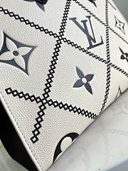 LV Onthego Milky White 35x27x14cm - 3