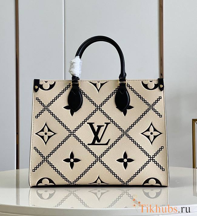 LV Onthego Milky White 35x27x14cm - 1