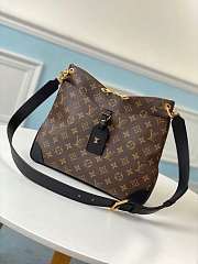 LV Odeon MM Black 31x27x11cm - 1