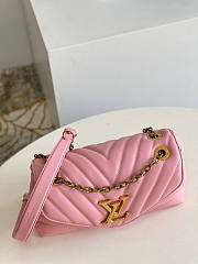 Louis Vuitton LV New Wave Chain Pink 24x14x9cm - 4