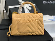 Chanel Coco Handle Chevron Beige Cavier 23cm - 2
