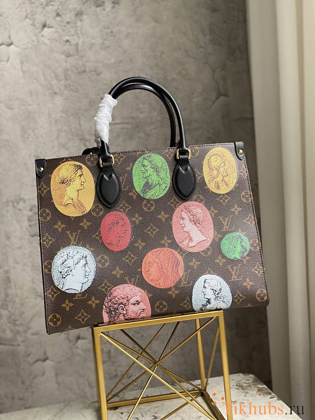 LV OnTheGo MM Monogram Canvas Handbags M59245 Size 35 x 27 x 14 cm - 1
