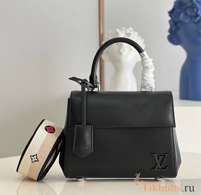 Louis Vuitton LV Cluny Mini Black 20x16x7.5cm - 1