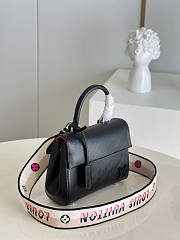 Louis Vuitton LV Cluny Mini Black 20x16x7.5cm - 4