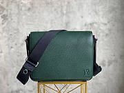 Louis Vuiiton LV District PM Epicea 26x20x7cm - 1