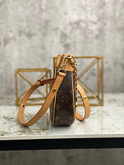 Louis Vuiiton LV Loop Monogram 24x22x6cm - 2