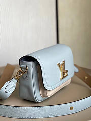 Louis Vuitton LV Lockme Tender Blue 19x13x8cm - 5