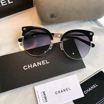 CHANEL classic plate half frame frog mirror