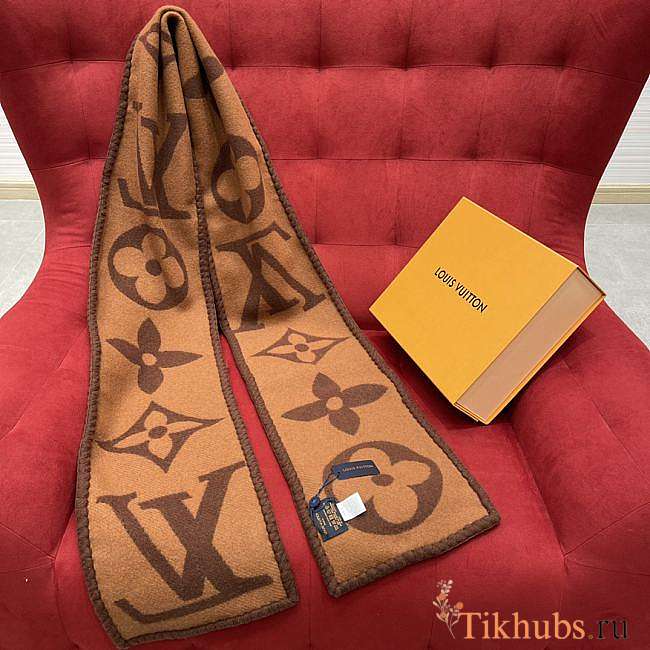 Louis Vuitton LV Scarf 26 x 240 cm - 1