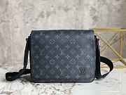 Louis Vuiiton LV District PM Monogram 26x20x7cm - 1