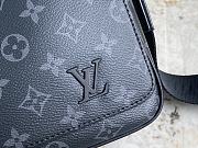 Louis Vuiiton LV District PM Monogram 26x20x7cm - 6