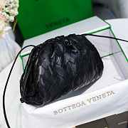 Bottega Veneta Mini Pouch Intrecciato Leather Clutch Black 22x13x5cm - 5