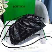 Bottega Veneta Mini Pouch Intrecciato Leather Clutch Black 22x13x5cm - 2