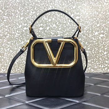 Valentino VLogo Signature Black Bucket Bag 20x19x12cm