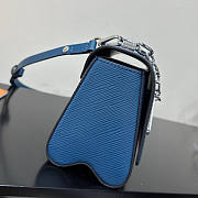 Louis Vuitton LV Twist PM Toledo Blue 19 x 15 x 9 cm - 2