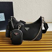 Prada Re-Edition 2005 nylon shoulder bag 22x12x6cm - 1