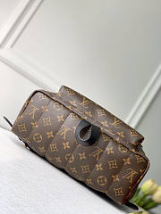 LV Monogram Backpack M41561 Size 28 x 33 x 16 cm - 6