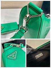 Prada Triangle Leather Green Shoulder Bag 26x14x12cm - 2