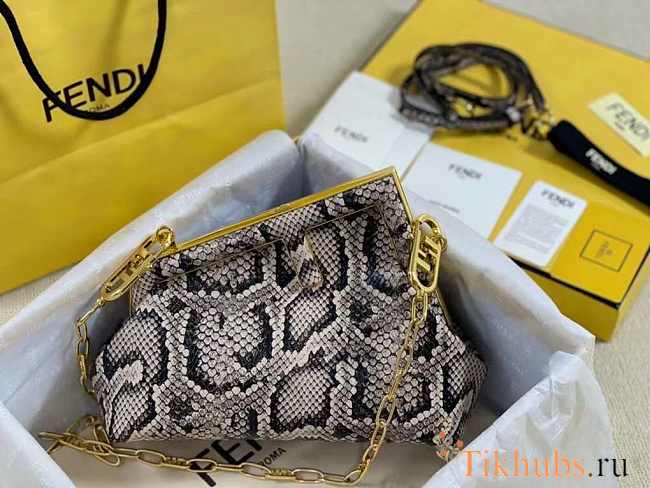 Fendi First Real Snake Skin 2217 Size 26 x 9.5 x 18 cm - 1