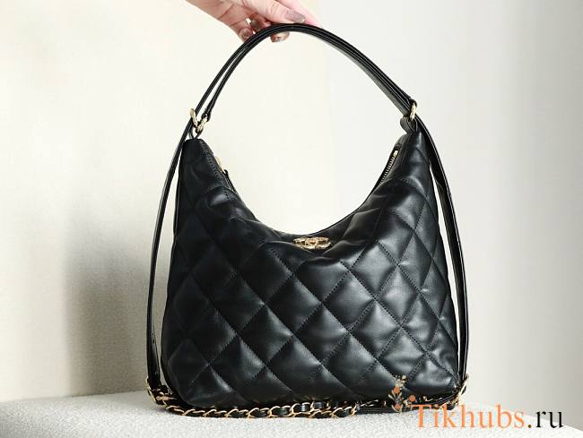 Chanel Hobo Lambskin Black 30x37x8cm - 1