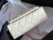 Chanel Front Logo Flap Bag White 15x21x8cm - 4