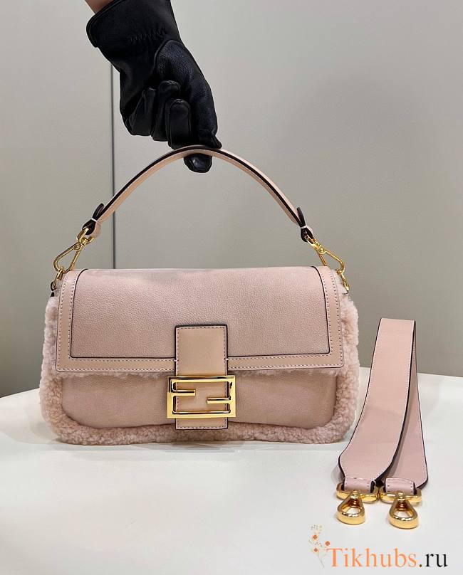 Fendi Baguette Pale Pink Sheepskin Bag 27x15x6cm - 1