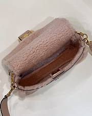 Fendi Baguette Pale Pink Sheepskin Bag 27x15x6cm - 3