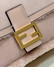 Fendi Baguette Pale Pink Sheepskin Bag 27x15x6cm - 2